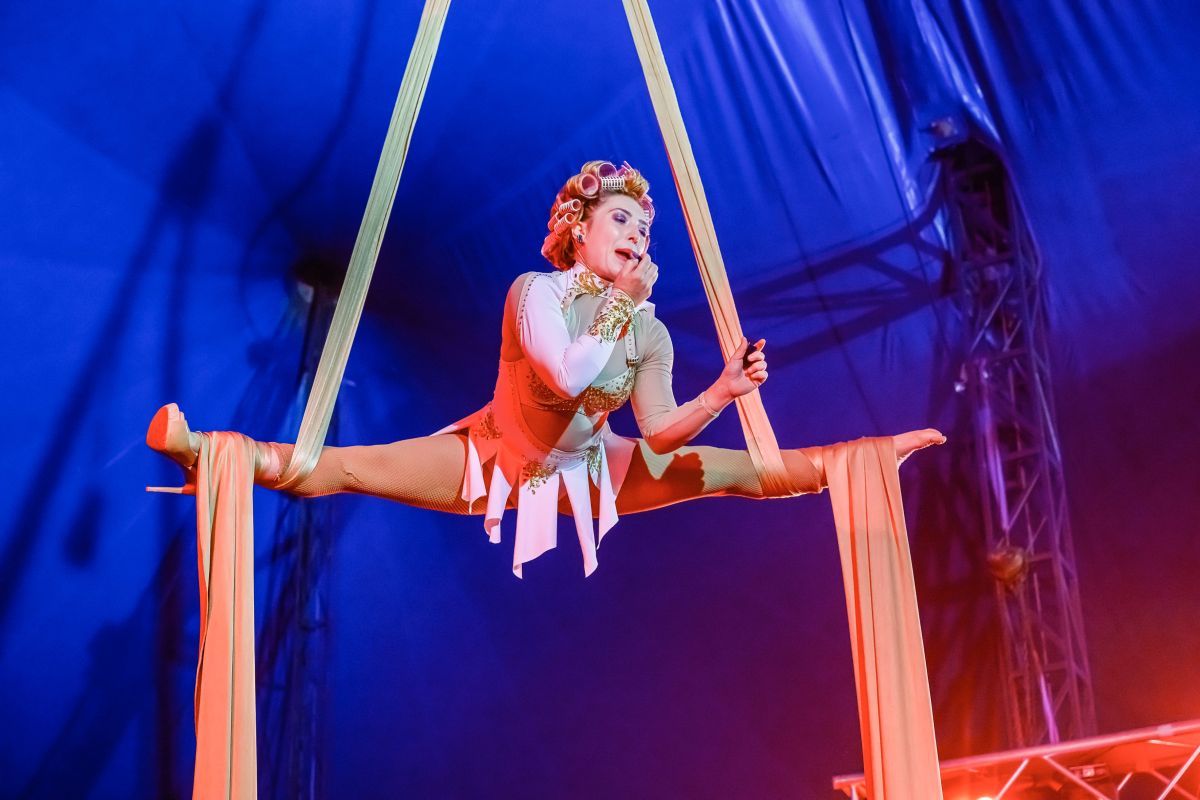 Amsterdams Stadscircus op Annie Romeinplein 4 en 5 mei - 1104 en zo